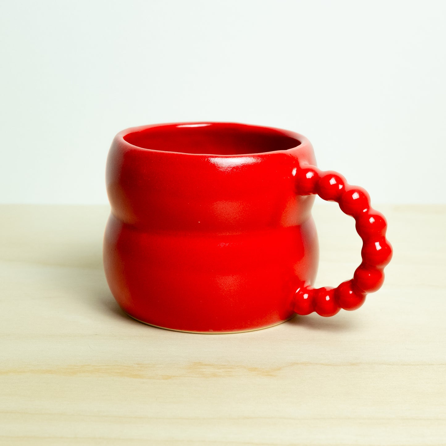 Mug with pearl handle No. 1