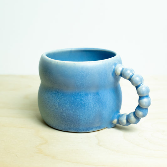 Mug with pearl handle No. 7