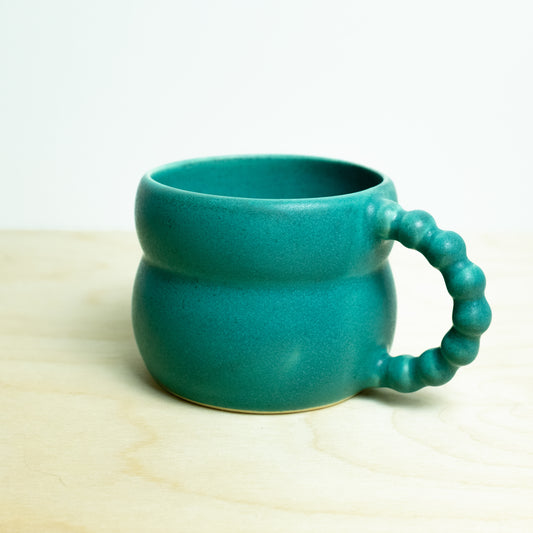 Mug with pearl handle No. 9